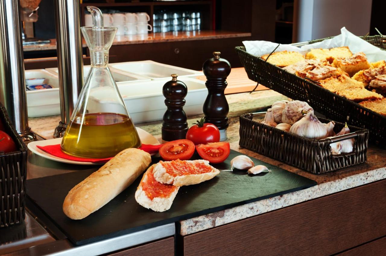 Ibis Lleida 호텔 외부 사진
